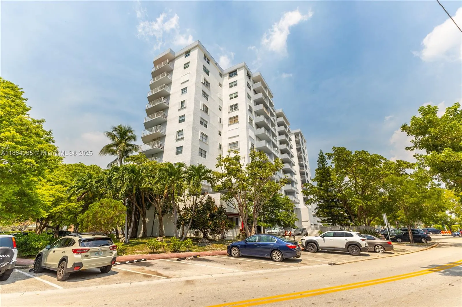 6900 Bay Dr, #11E