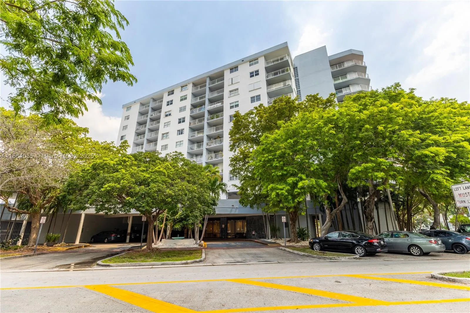 6900 Bay Dr, #11E