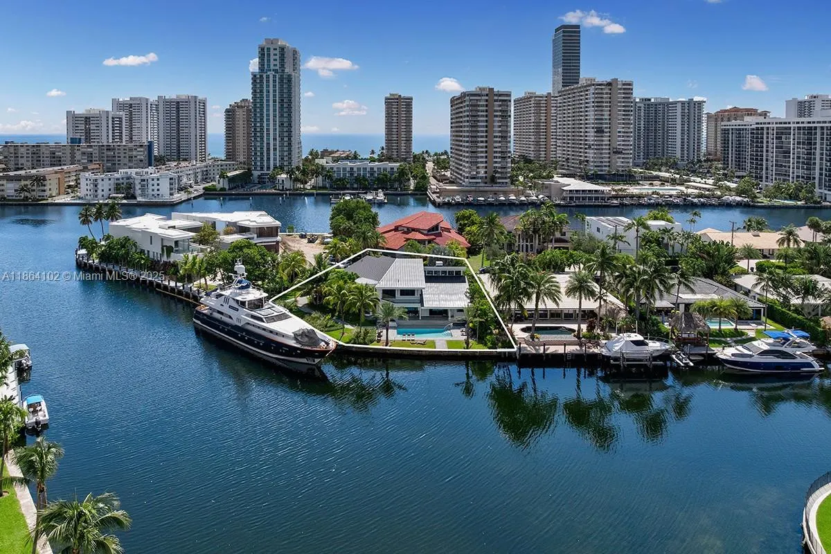 500 Palm Dr