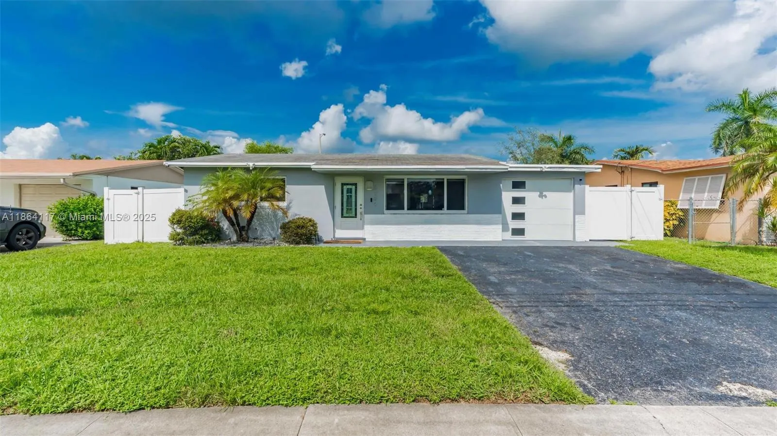 5209 SW 95th Ave