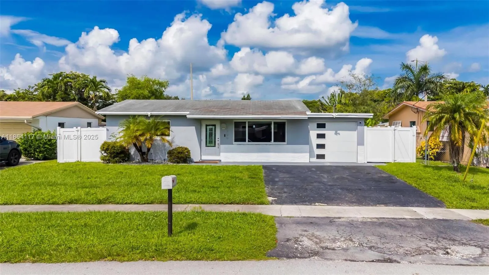 5209 SW 95th Ave