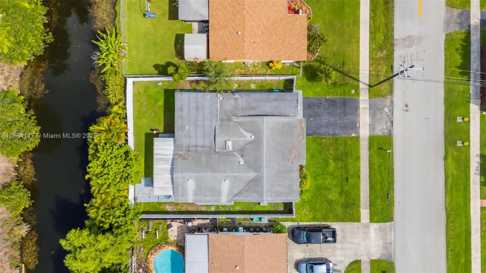 5209 SW 95th Ave