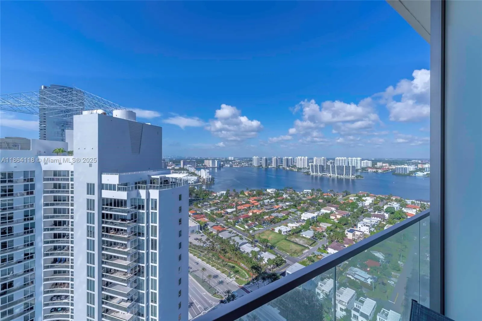 18975 Collins Ave, #3004