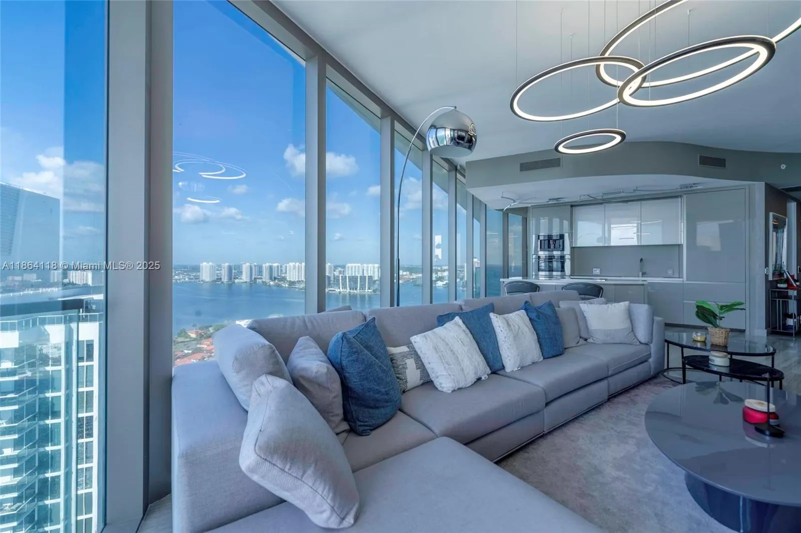 18975 Collins Ave, #3004