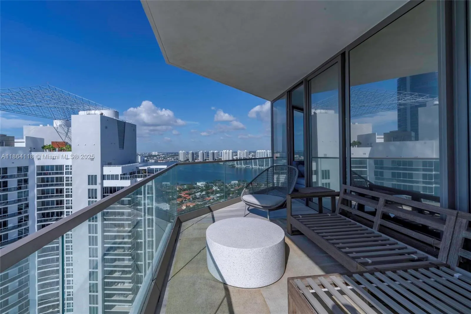 18975 Collins Ave, #3004