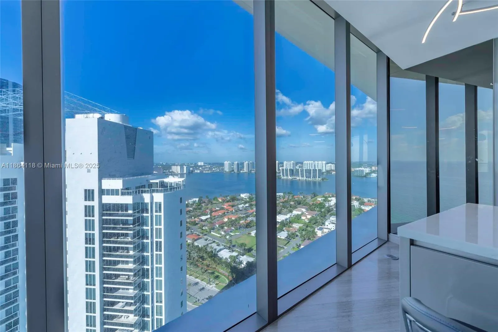 18975 Collins Ave, #3004