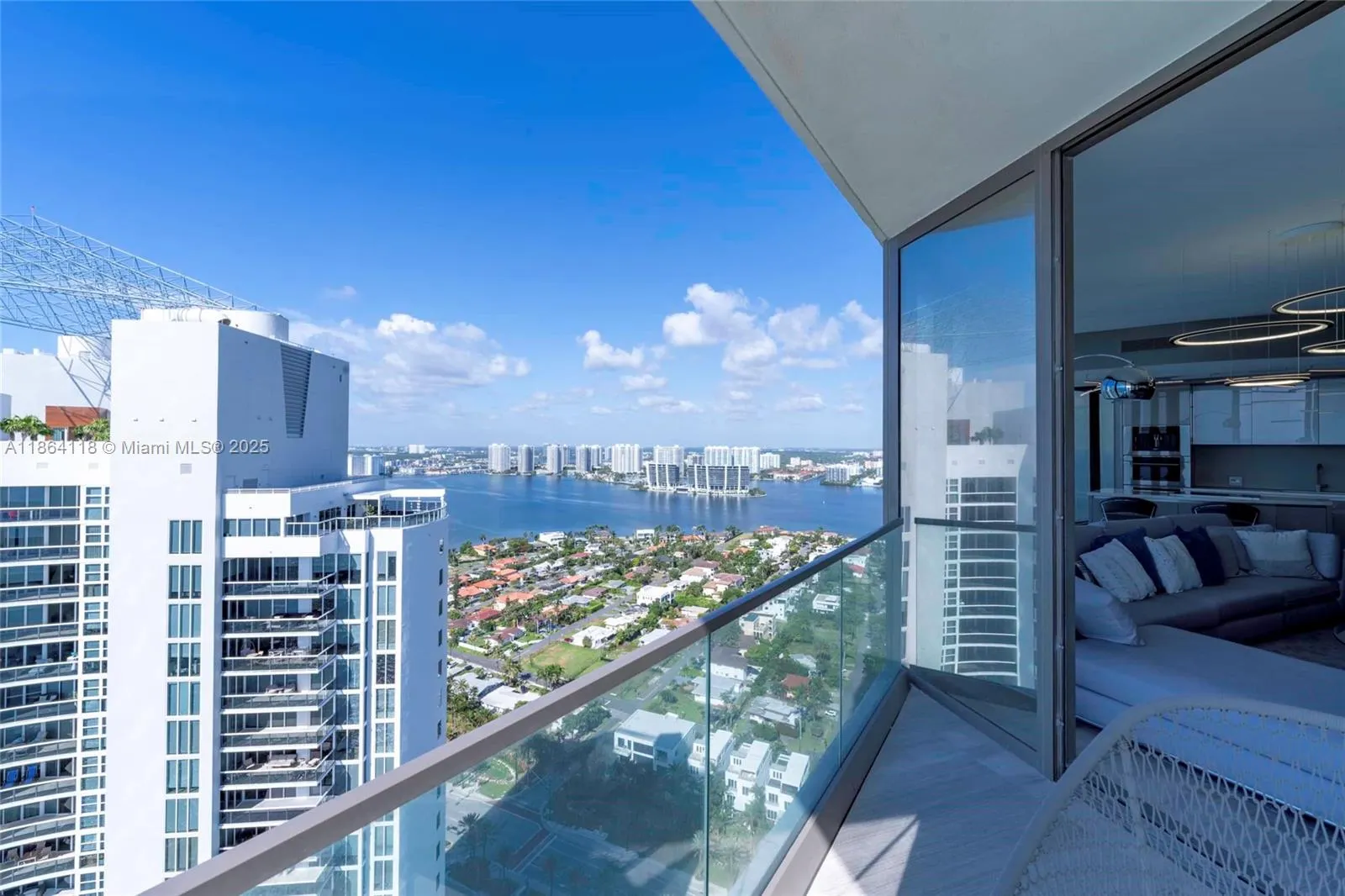 18975 Collins Ave, #3004