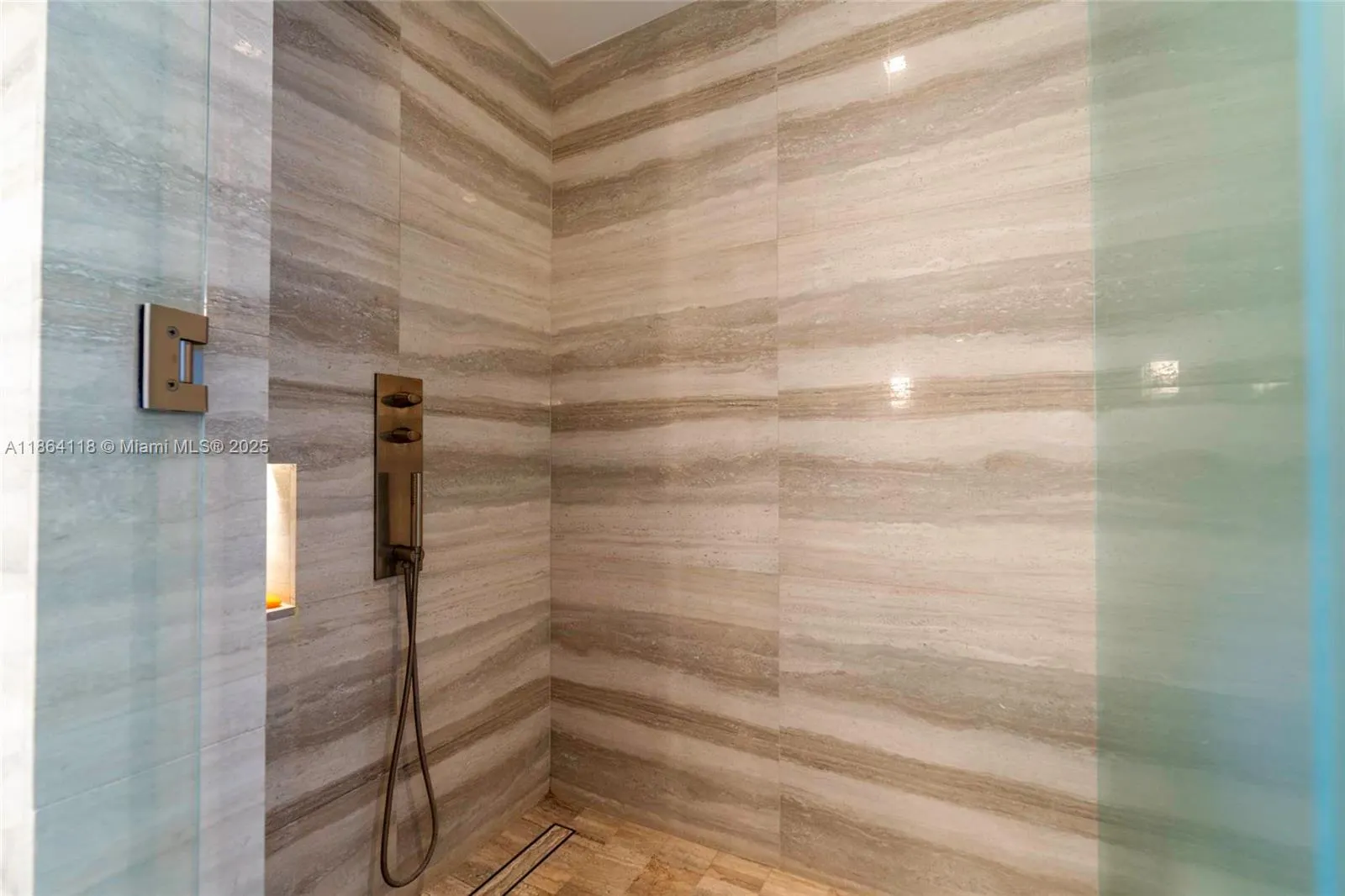 18975 Collins Ave, #3004