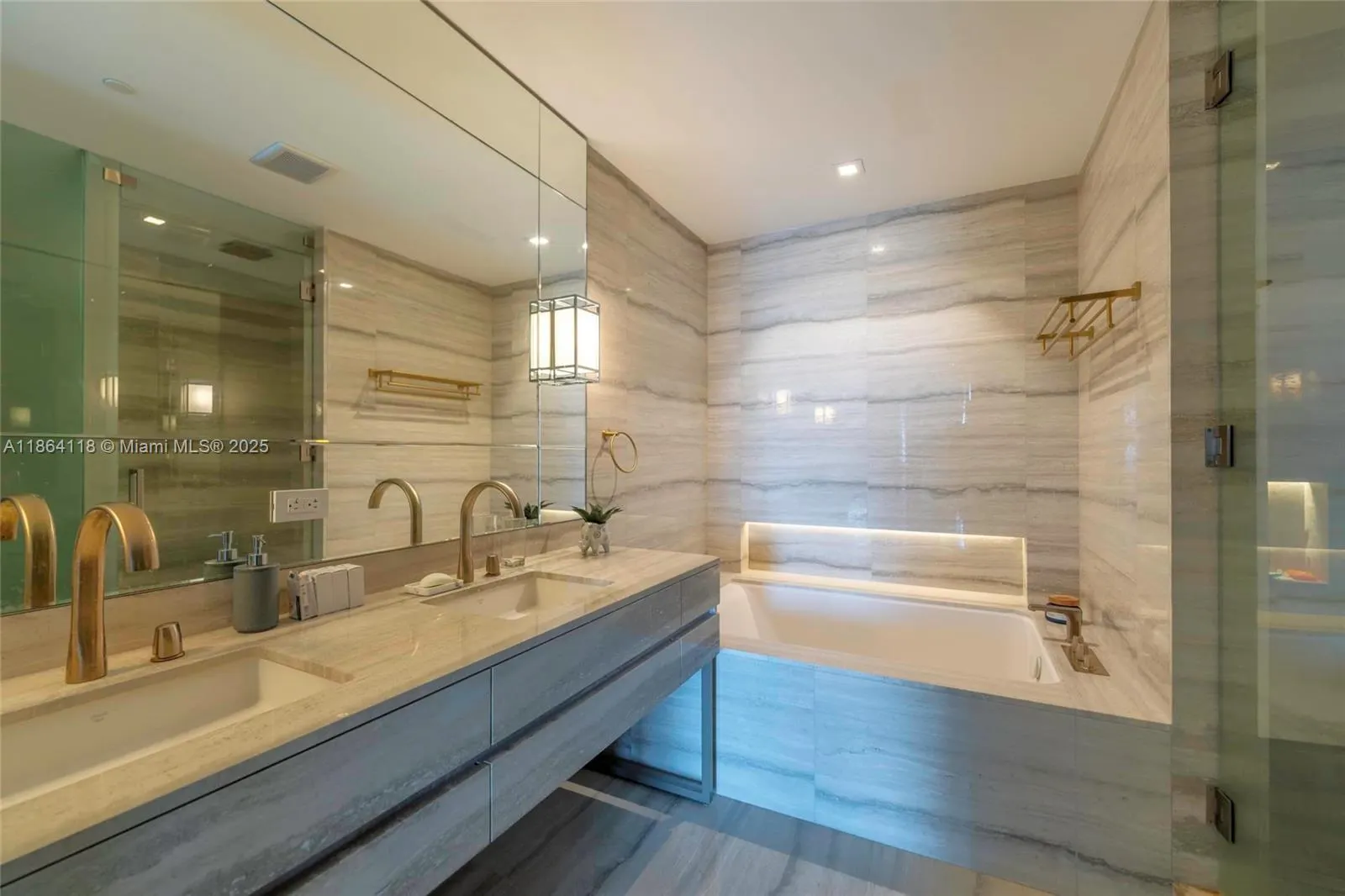 18975 Collins Ave, #3004