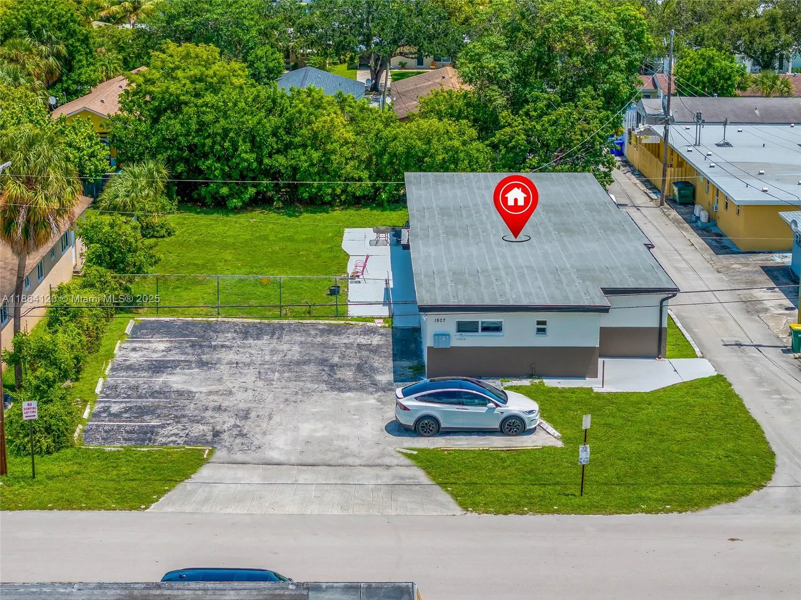 1807 N 17th Ave