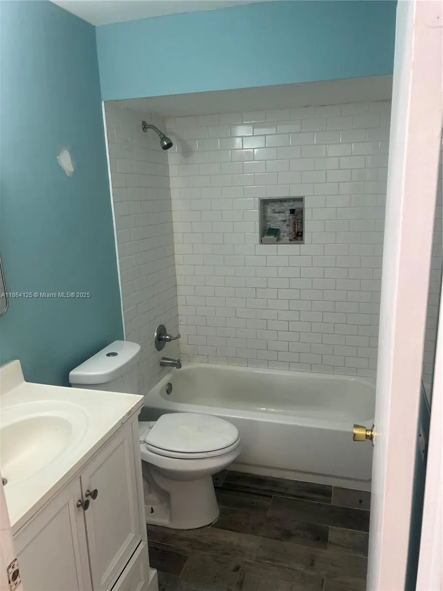 6080 Forest Hill Blvd, #107