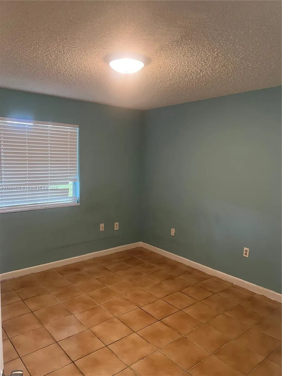 6080 Forest Hill Blvd, #107