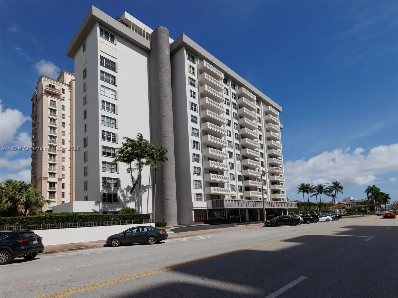625 Biltmore Way, #203