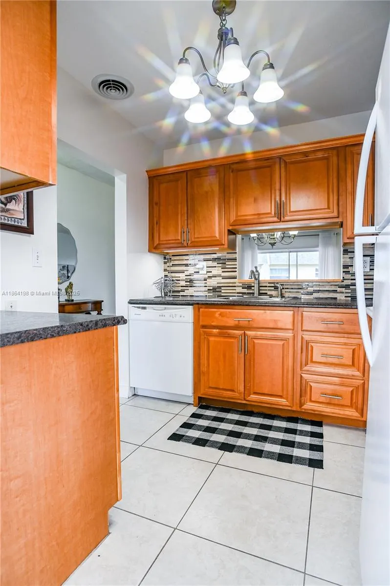 4441 NW 16th St, #J301