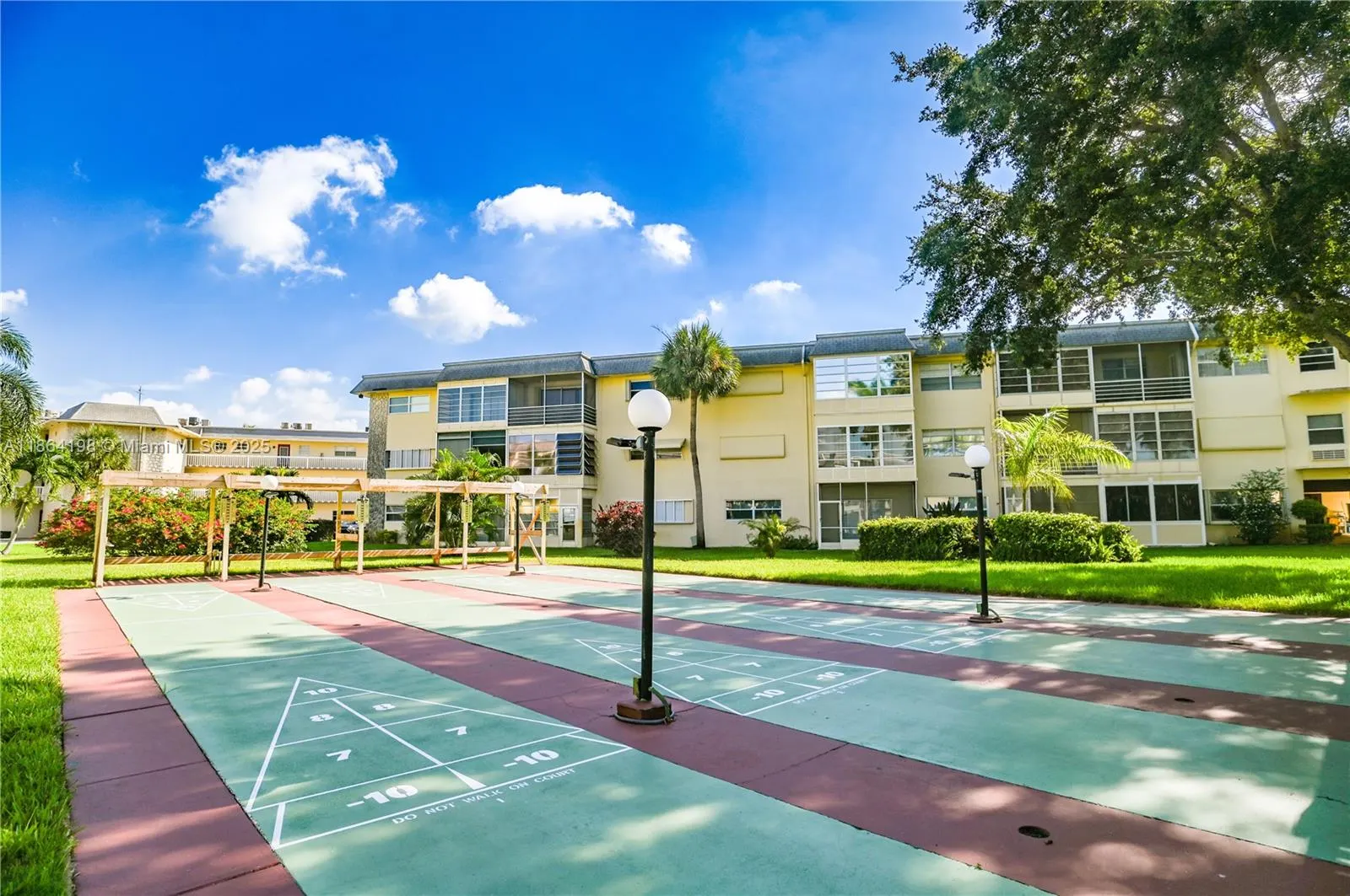 4441 NW 16th St, #J301