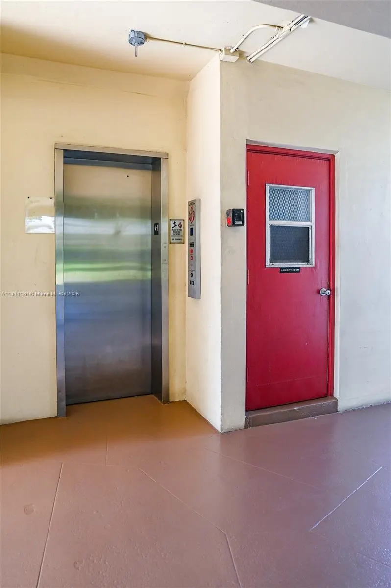 4441 NW 16th St, #J301