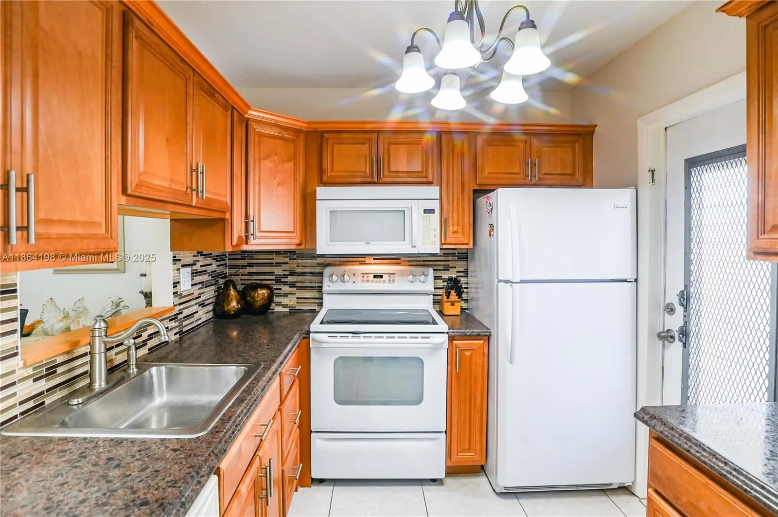 4441 NW 16th St, #J301