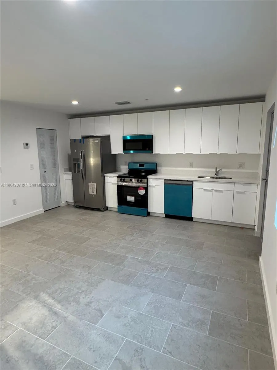 2782 NW 46th St