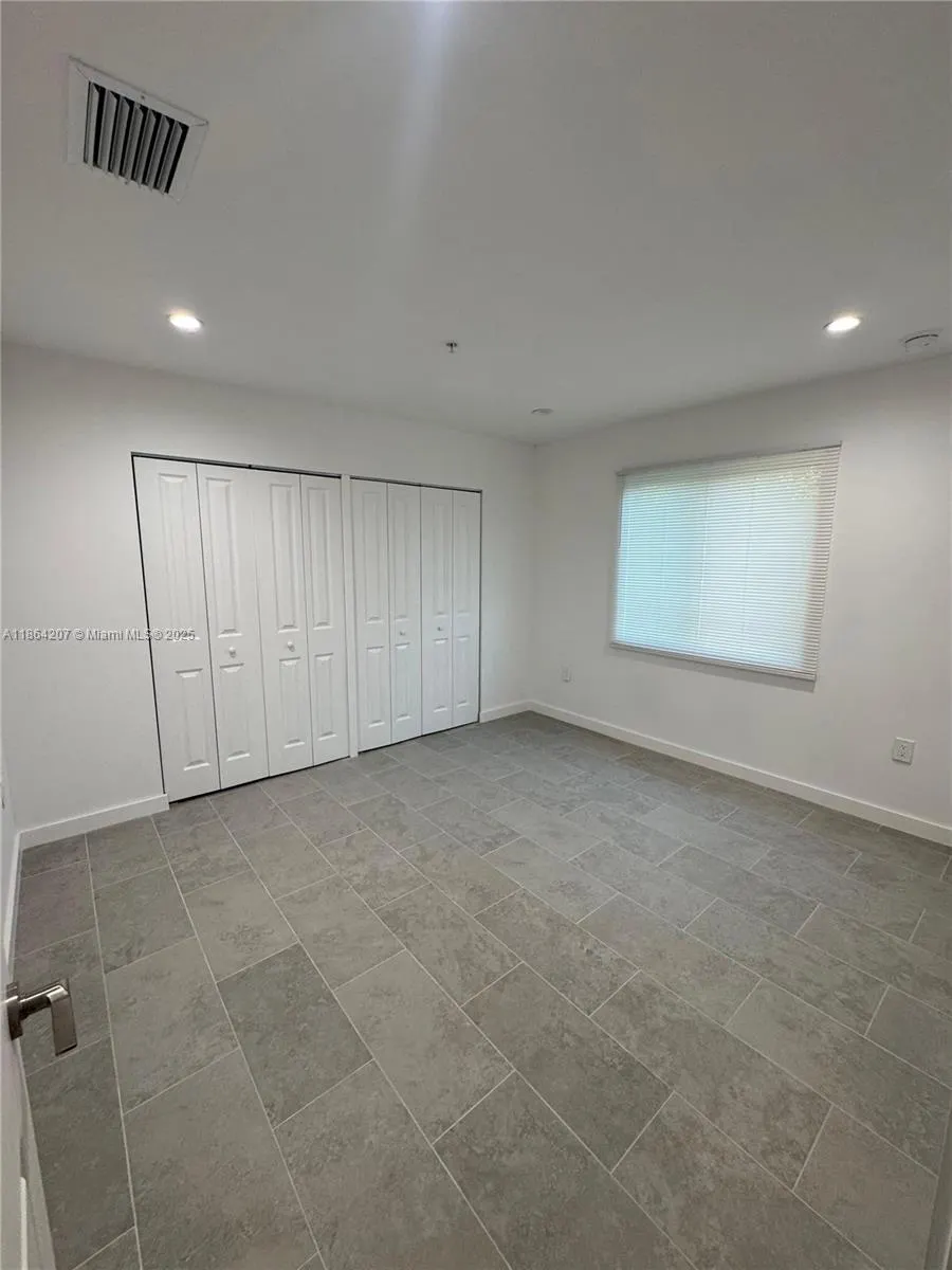 2782 NW 46th St
