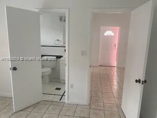 1537 SW 1 ST, ##2