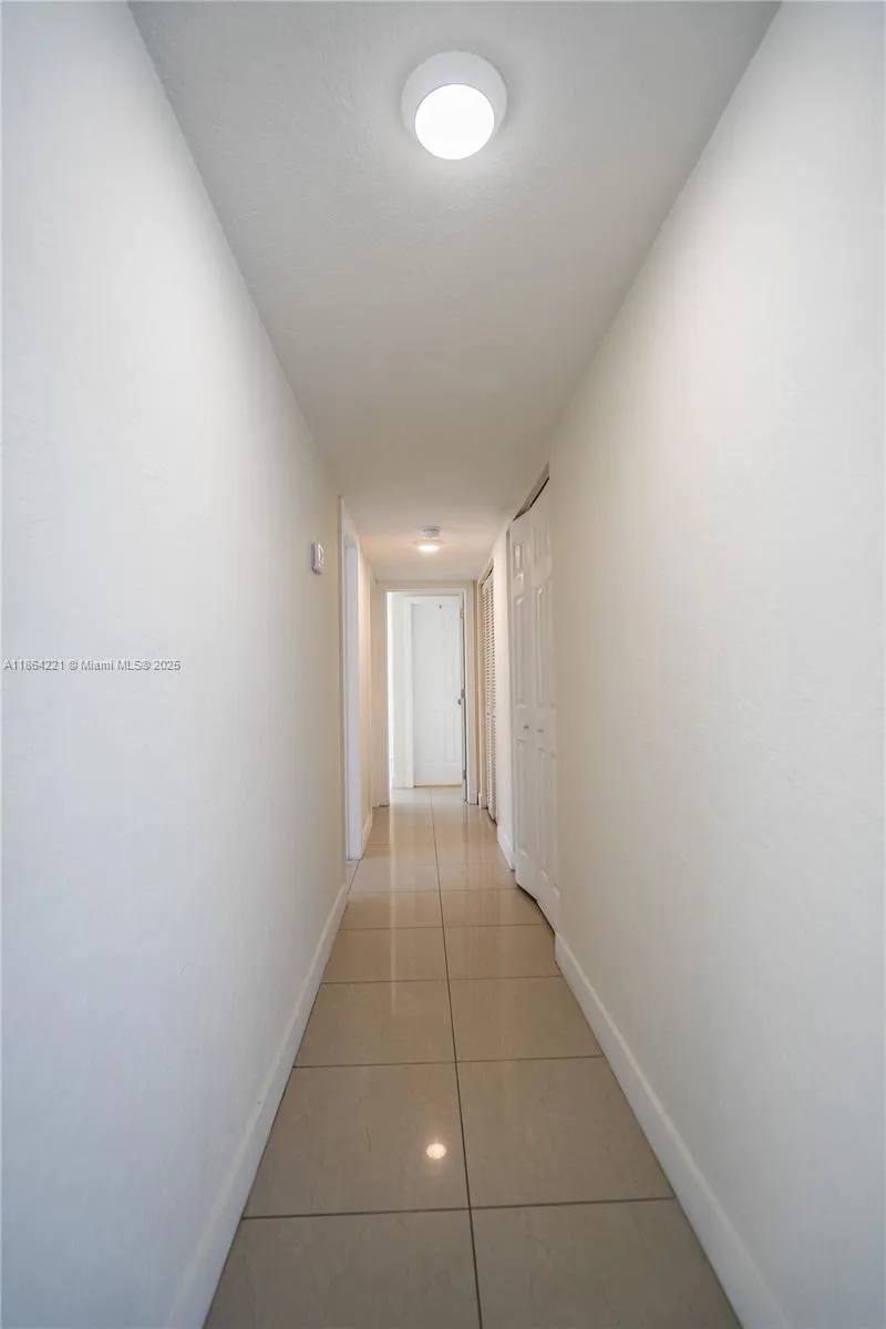 1940 Biarritz Dr, #5
