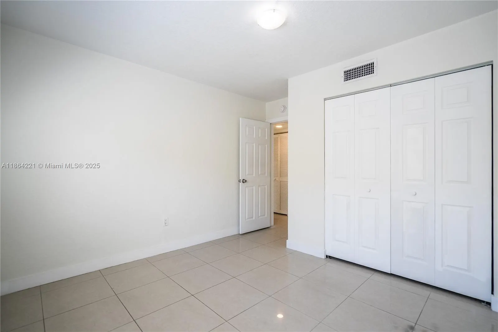 1940 Biarritz Dr, #5
