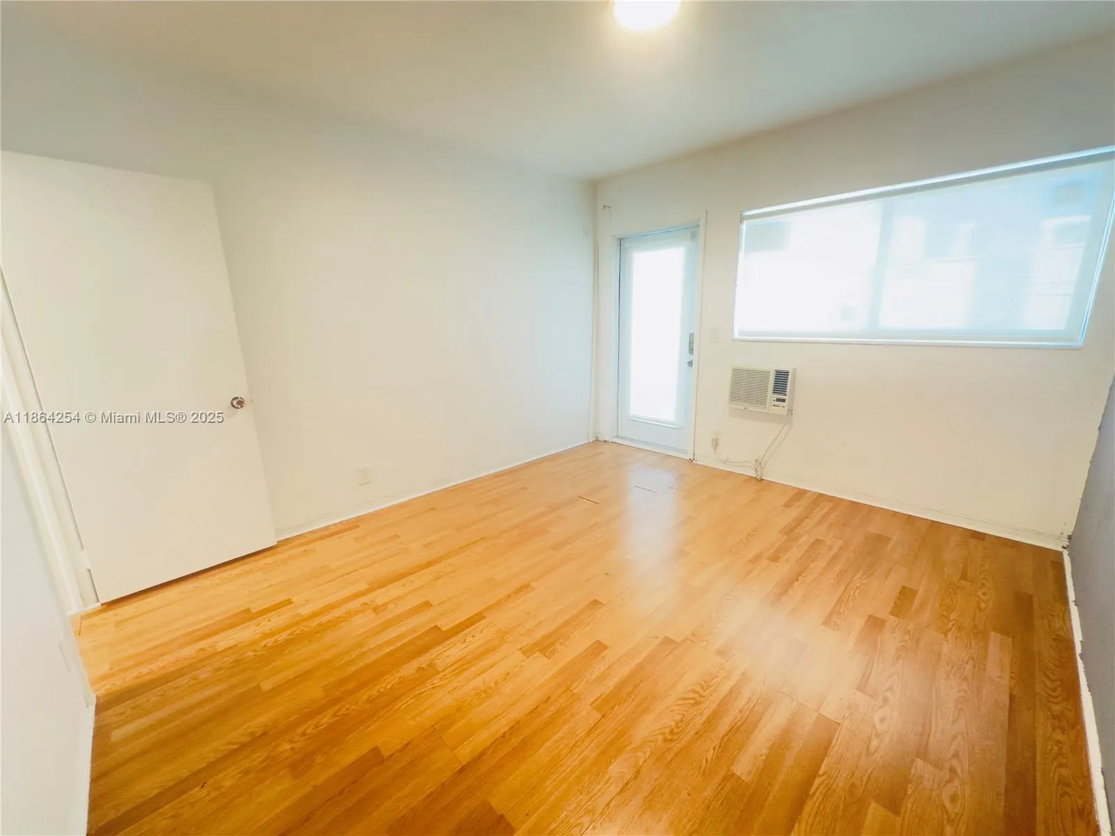 455 Golden Isles Dr, #210