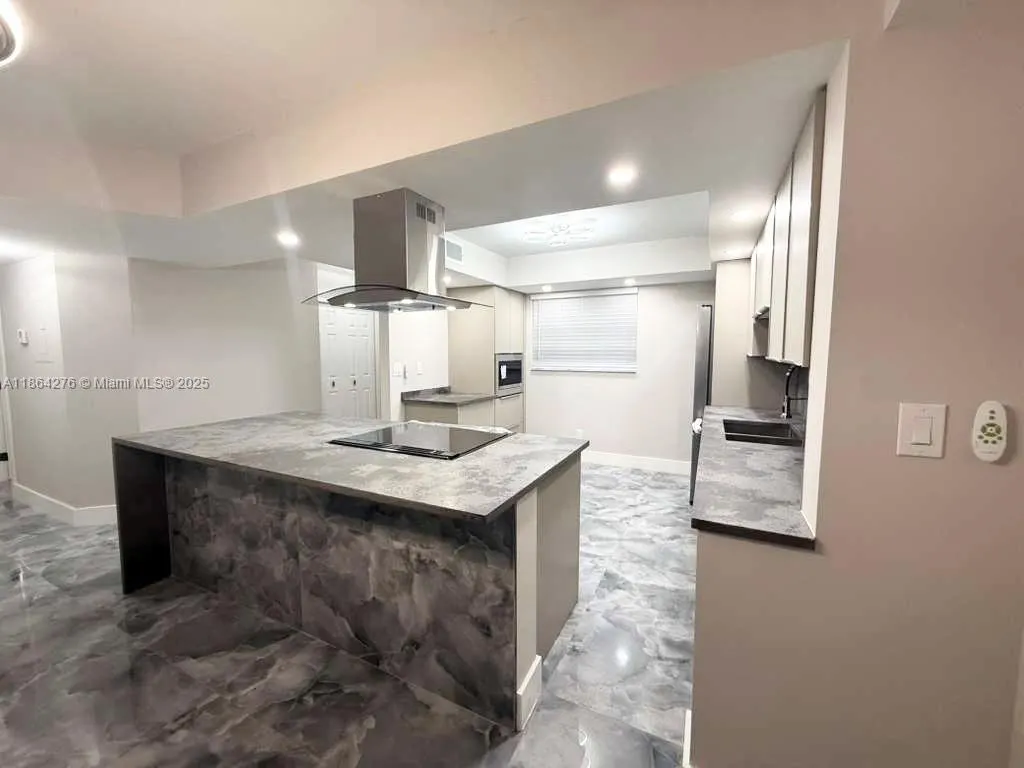 4930 E Sabal Palm Blvd, #206