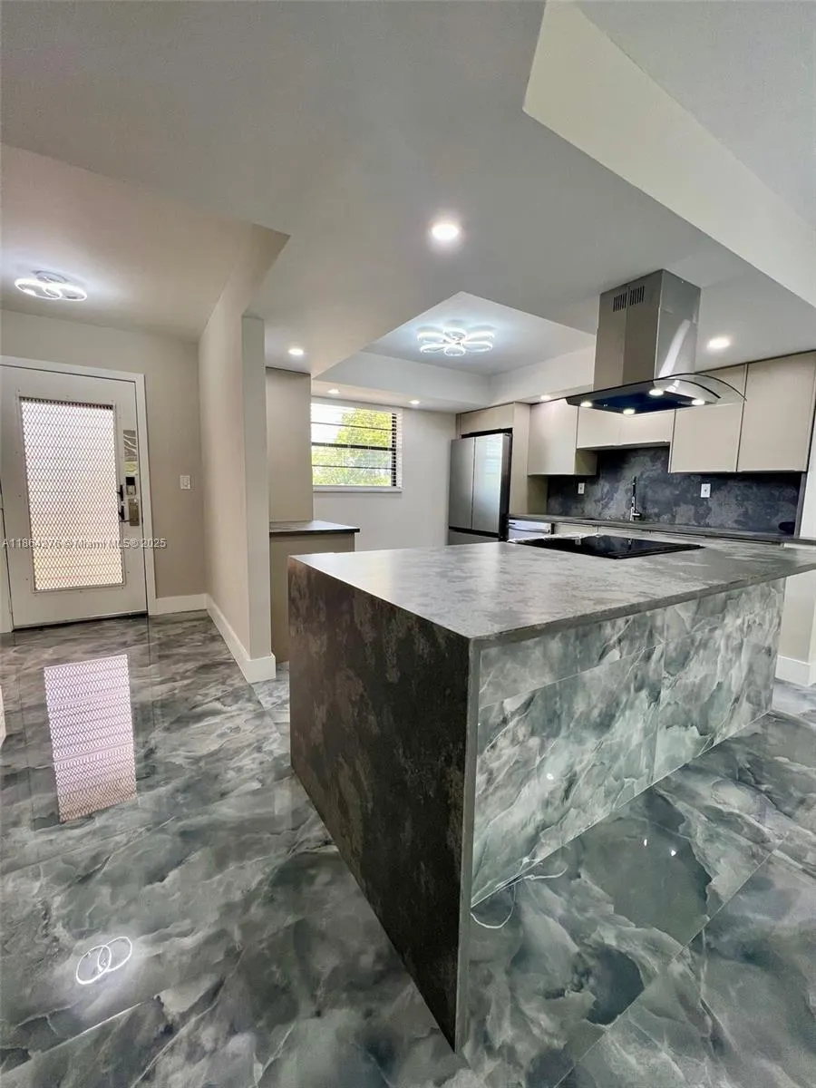 4930 E Sabal Palm Blvd, #206