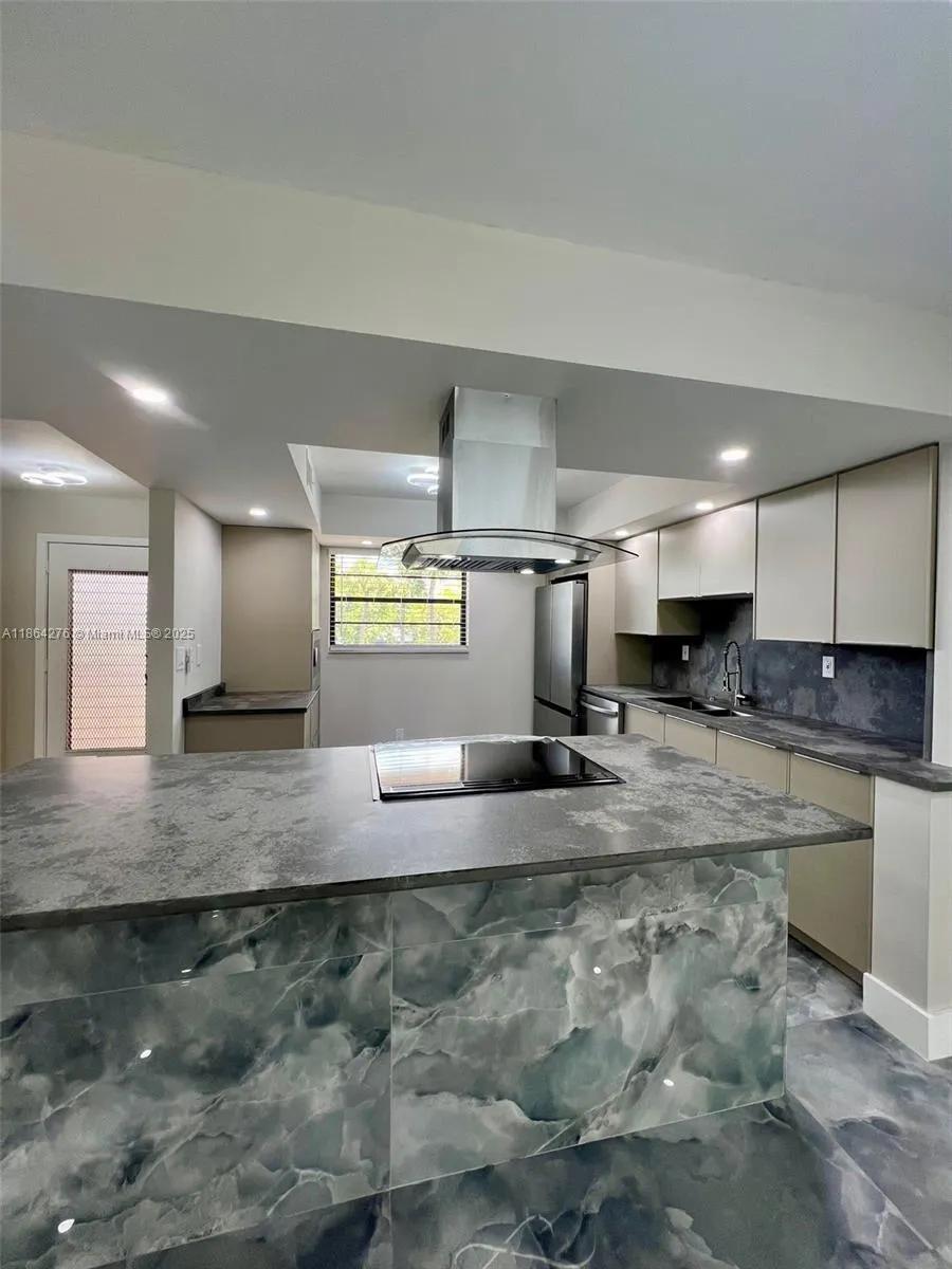 4930 E Sabal Palm Blvd, #206