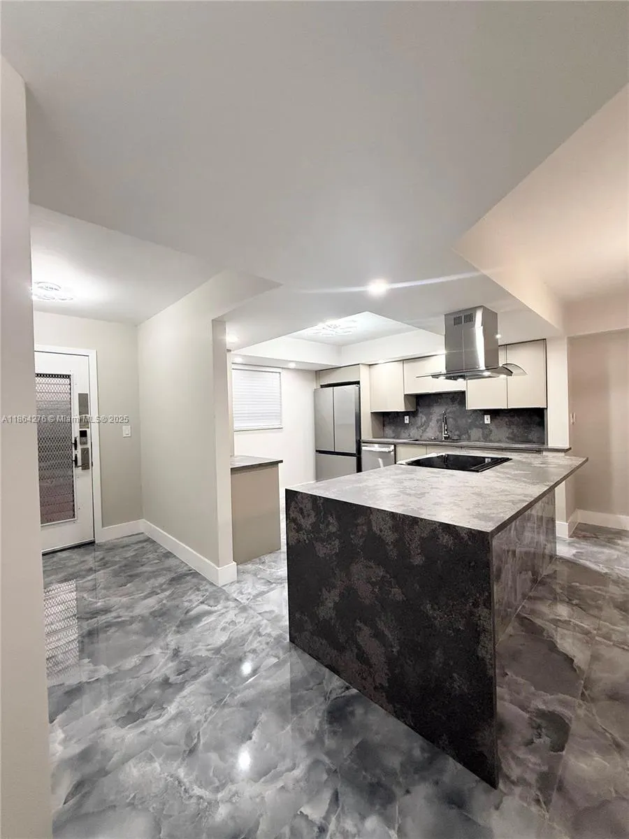 4930 E Sabal Palm Blvd, #206