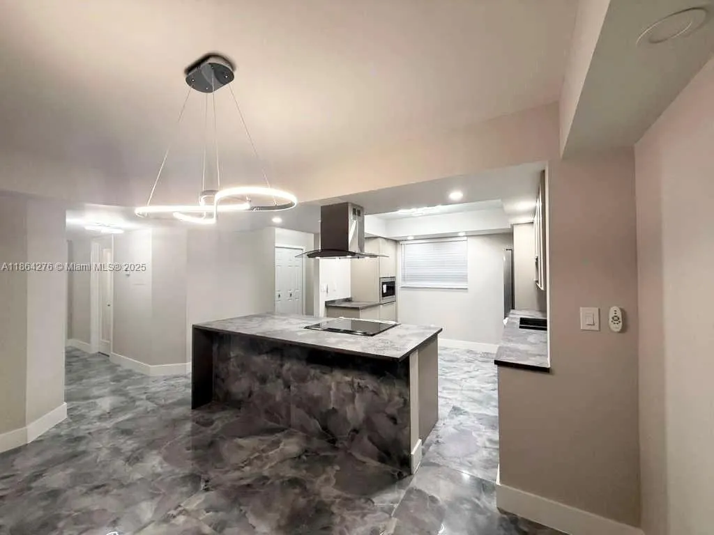 4930 E Sabal Palm Blvd, #206