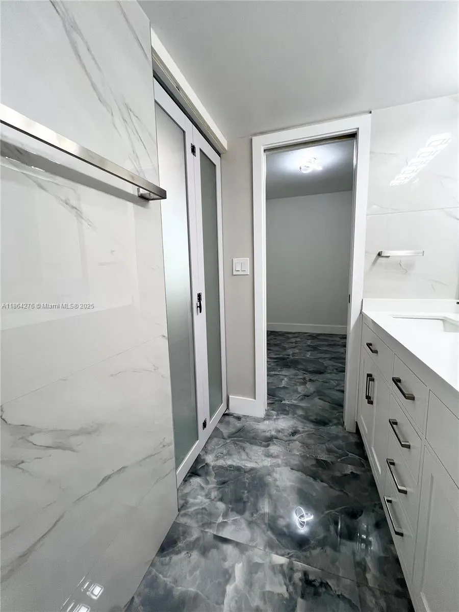 4930 E Sabal Palm Blvd, #206