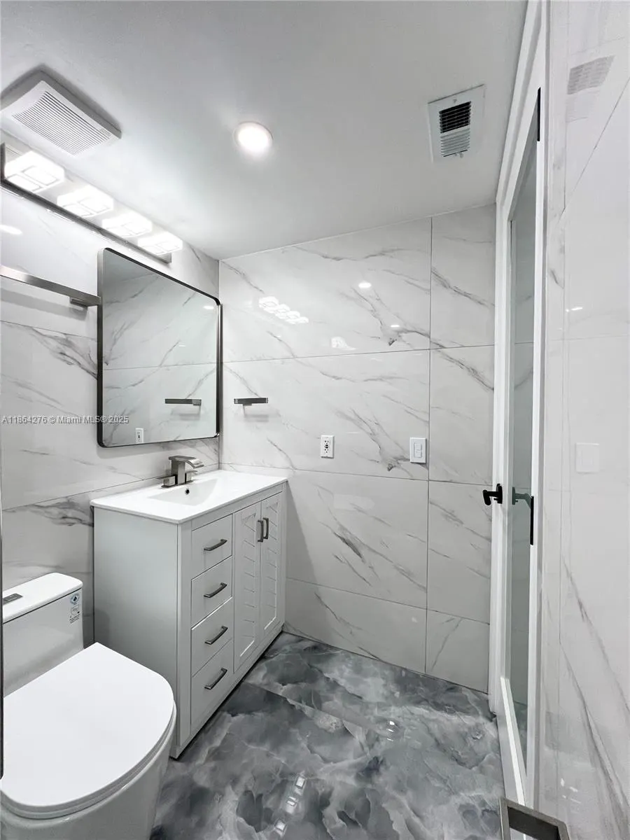 4930 E Sabal Palm Blvd, #206