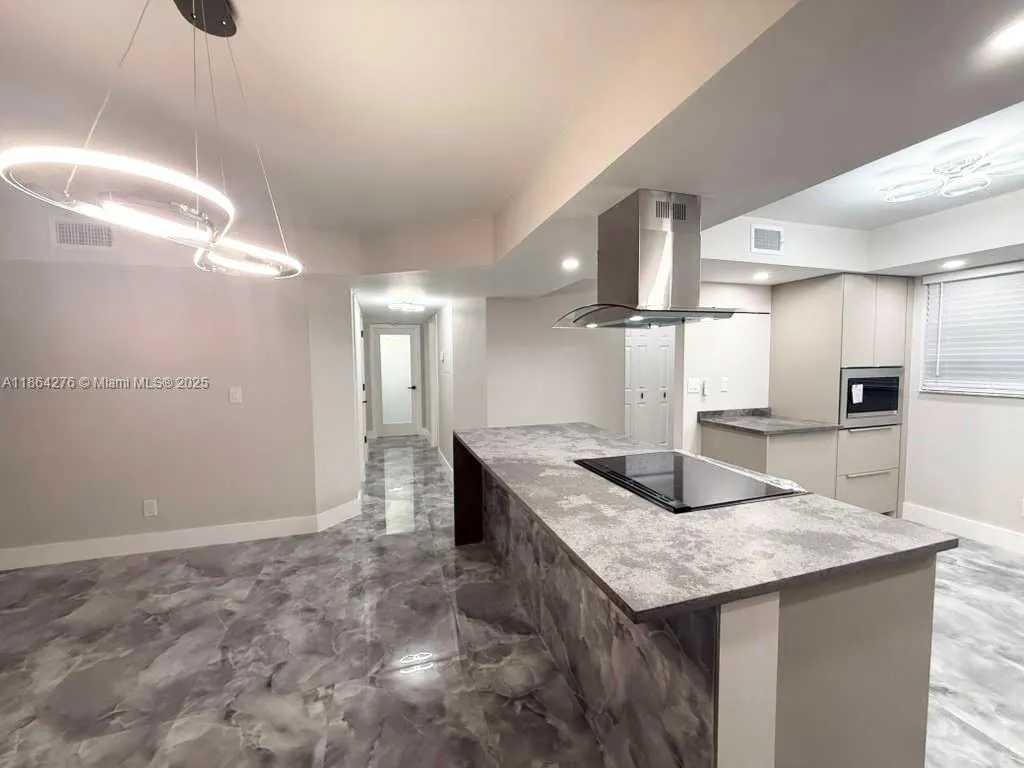 4930 E Sabal Palm Blvd, #206