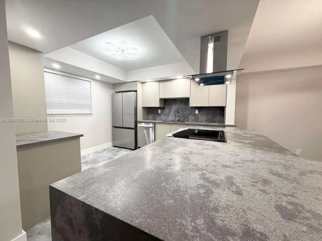 4930 E Sabal Palm Blvd, #206