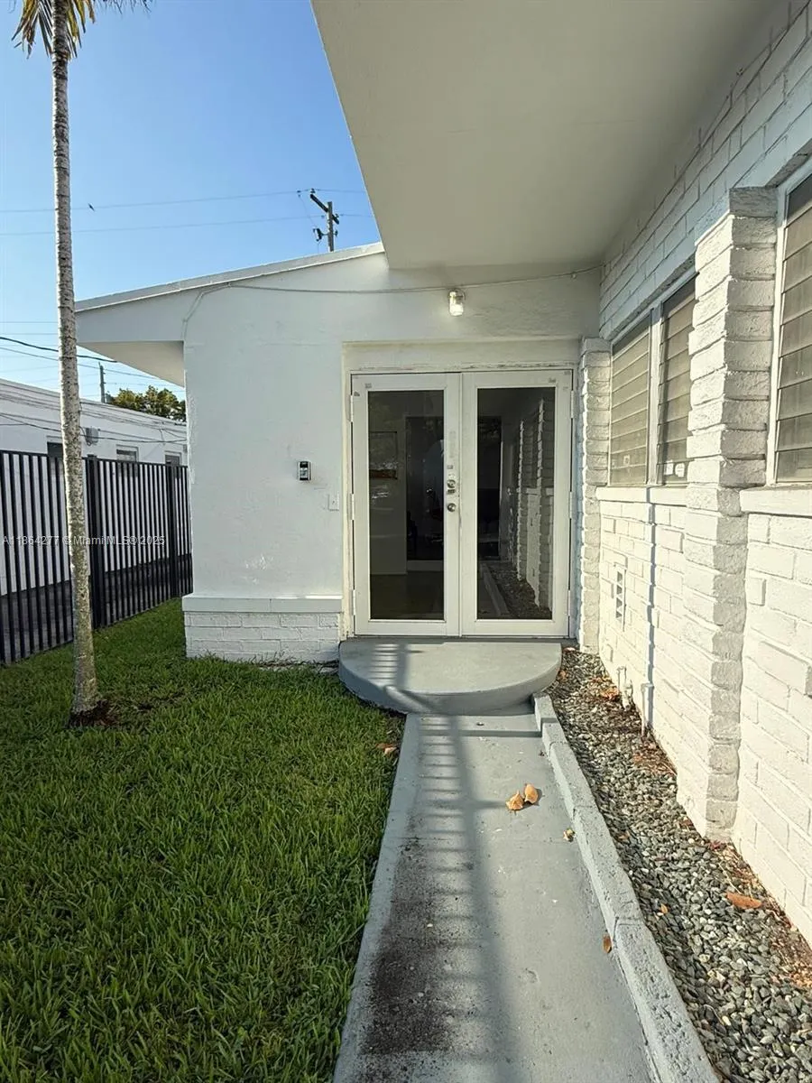 1500 SW 22nd St