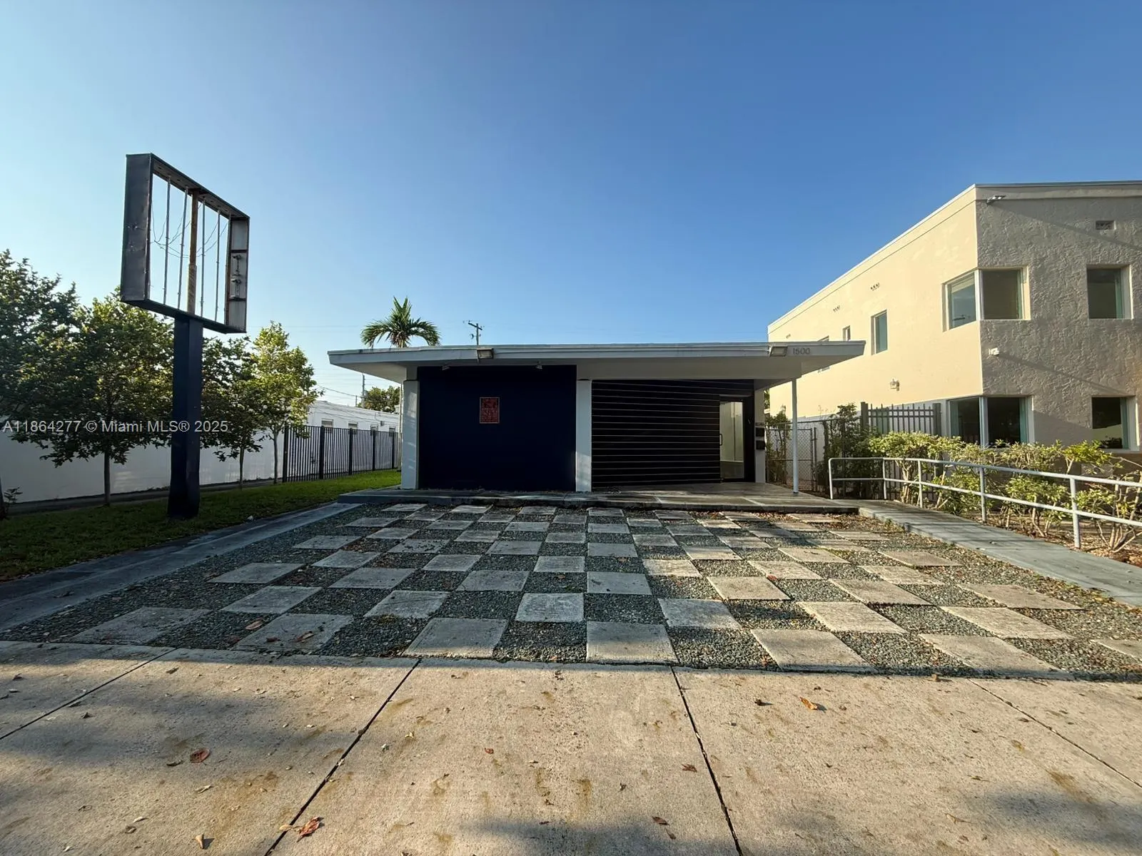 1500 SW 22nd St