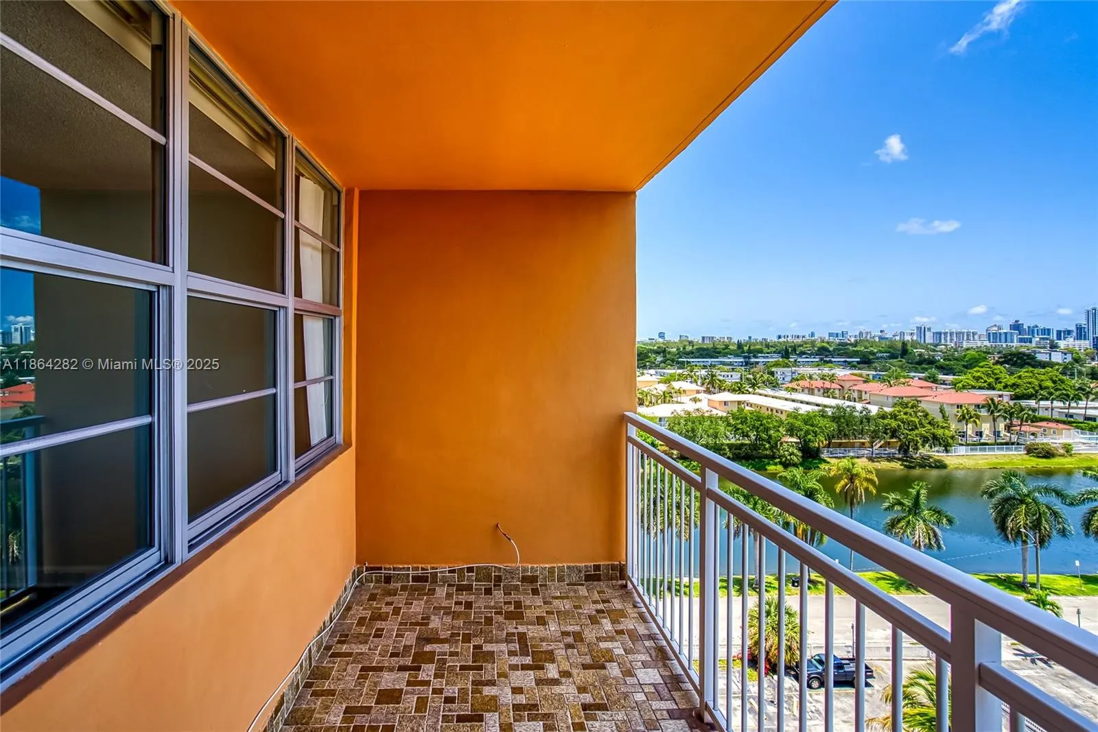 2025 NE 164th St, #907