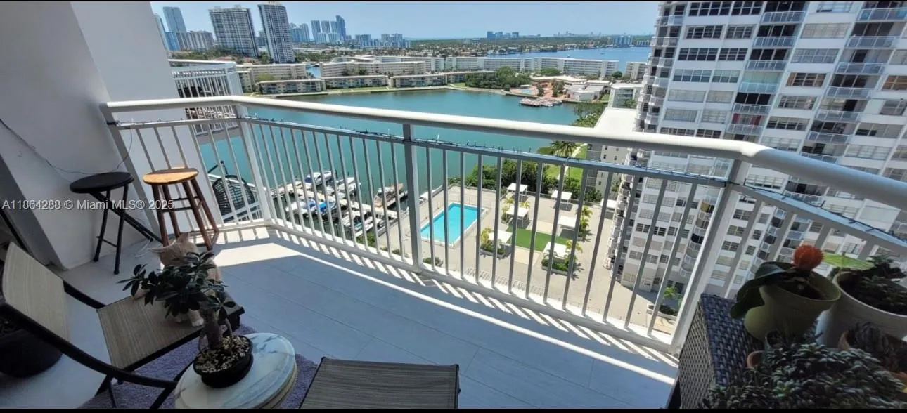 18071 Biscayne Blvd, #1704
