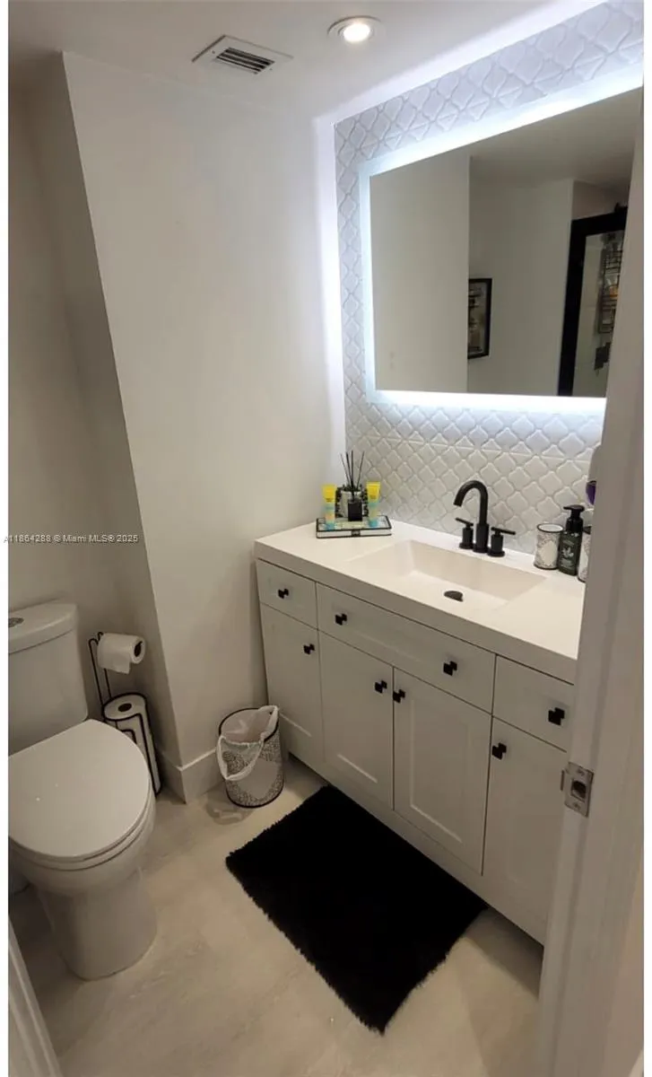18071 Biscayne Blvd, #1704