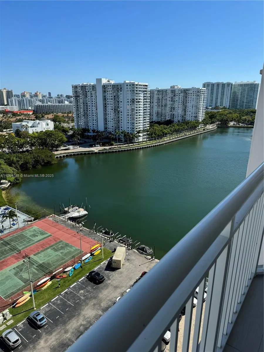 18071 Biscayne Blvd, #1704
