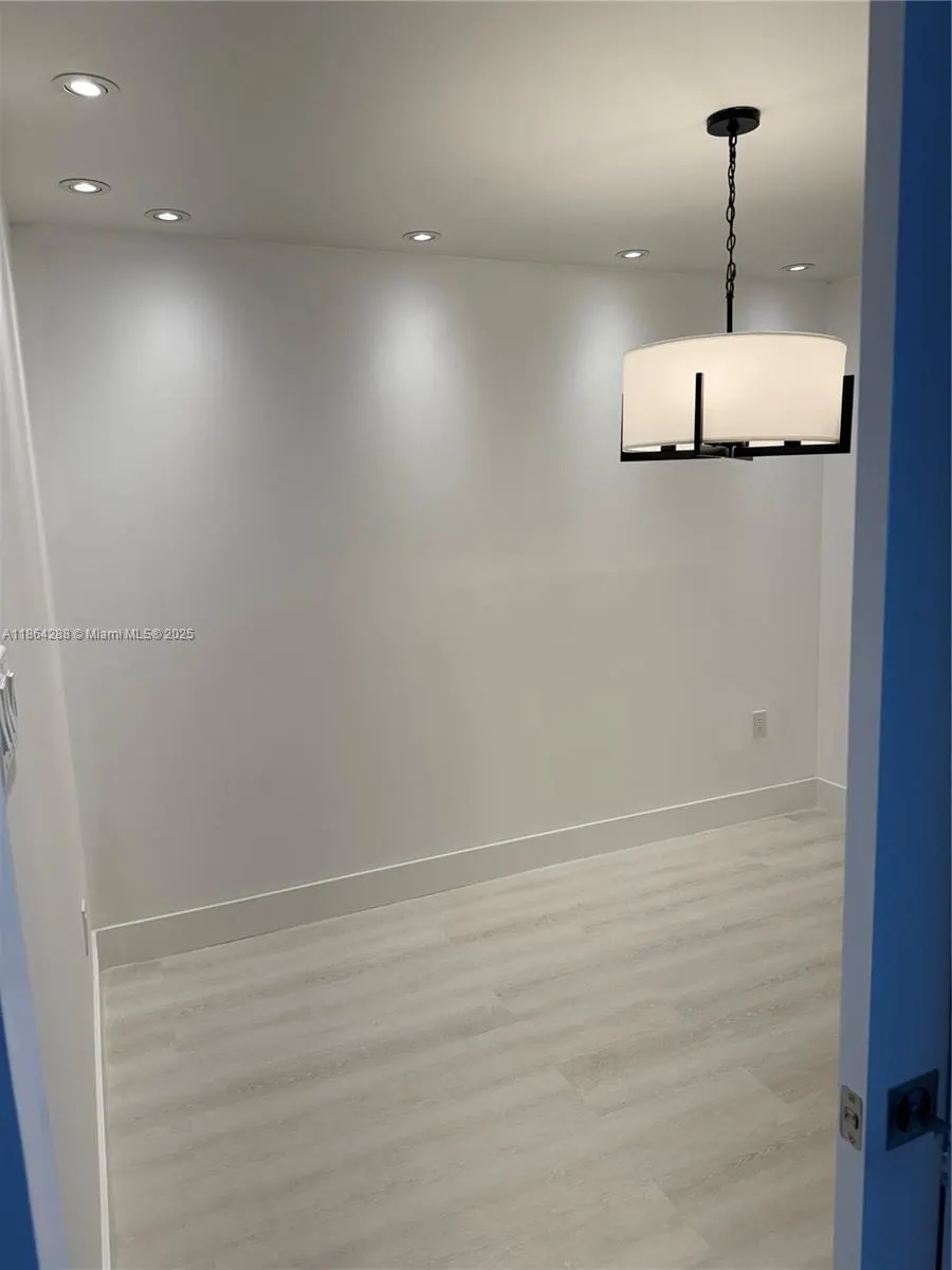 18071 Biscayne Blvd, #1704