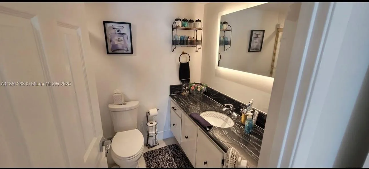 18071 Biscayne Blvd, #1704