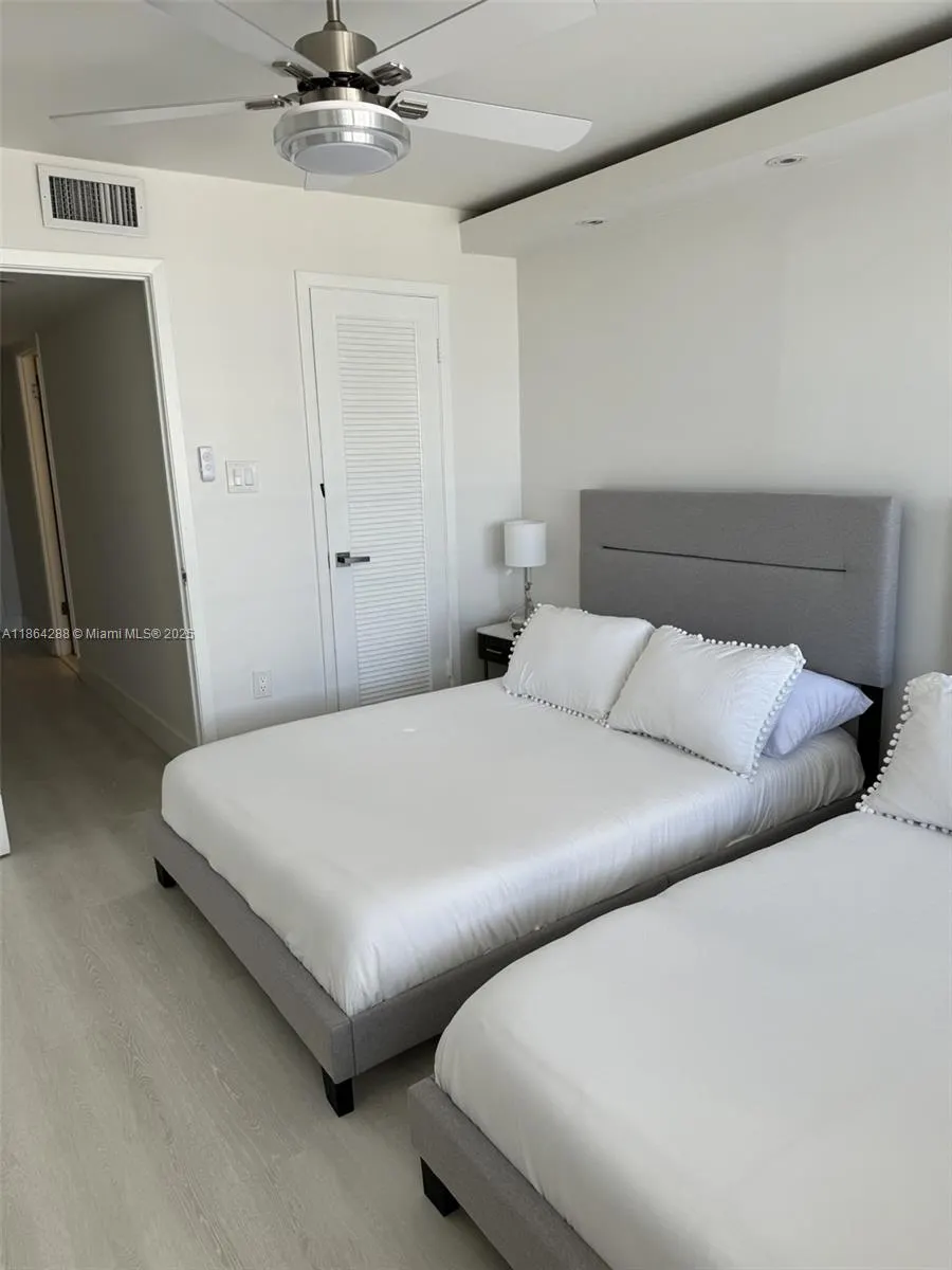 18071 Biscayne Blvd, #1704