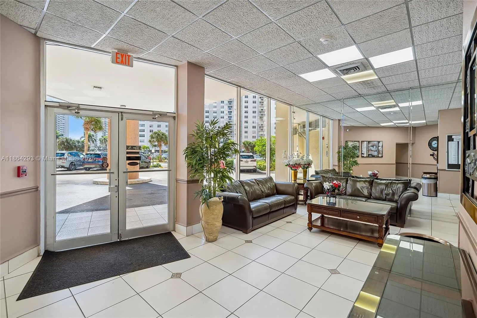 1825 S Ocean Dr, #1