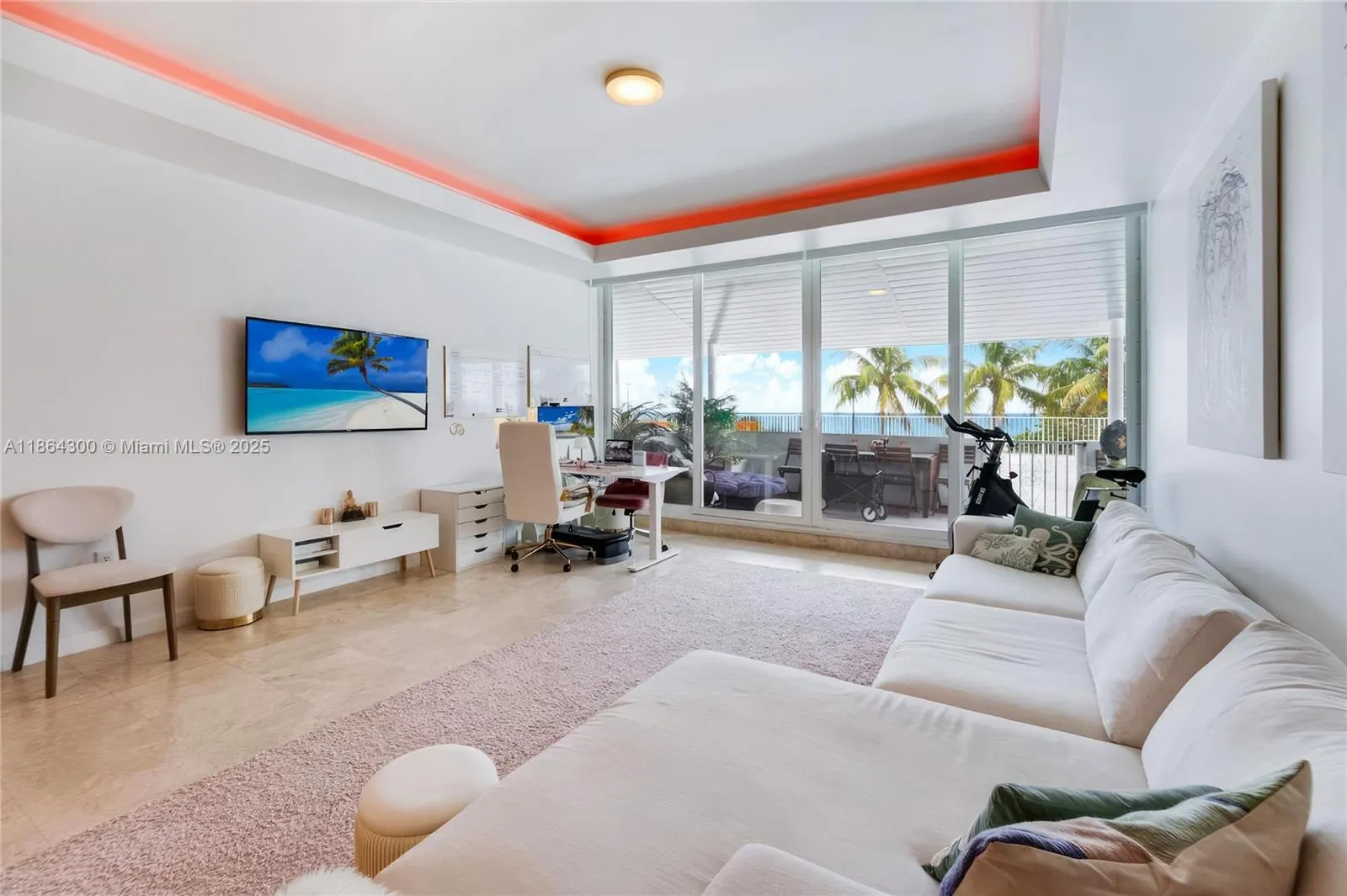 5601 Collins Ave, #M5