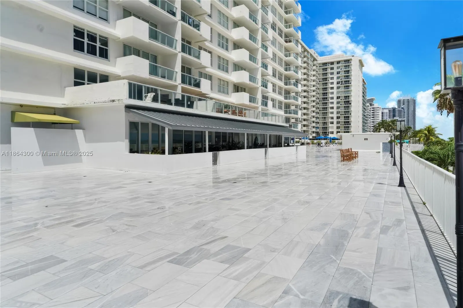 5601 Collins Ave, #M5
