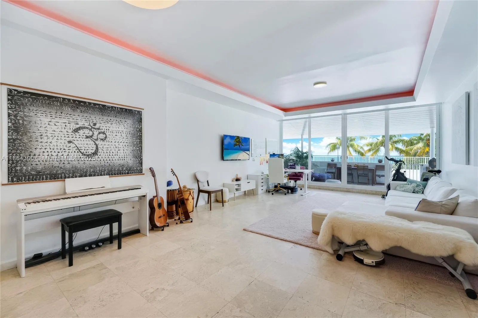 5601 Collins Ave, #M5