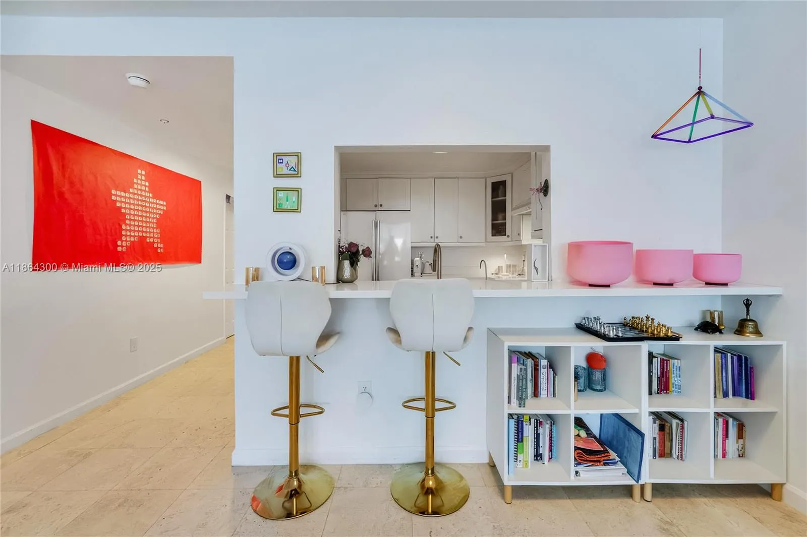 5601 Collins Ave, #M5